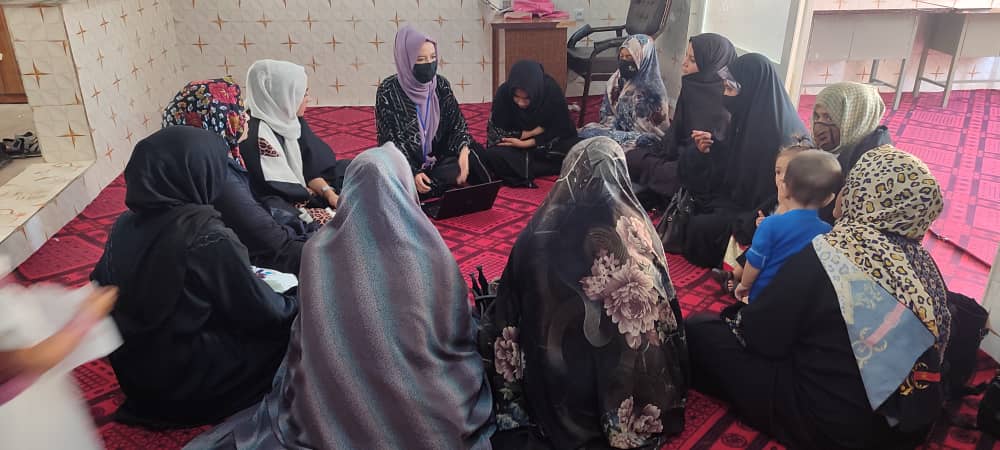 جلسه رهنمایی شرکتکنندگان درباره موارد حفاظتی